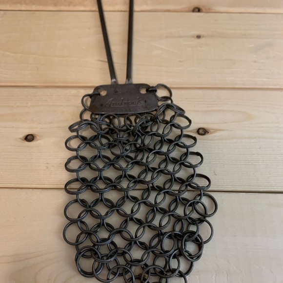 Black Chainmail Scrubber - Picture 4 of 7